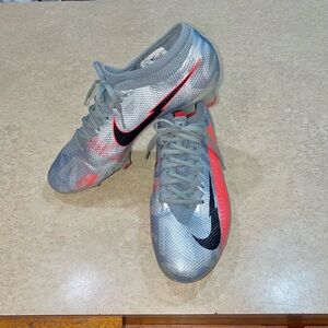 NIKE Mercurial Vapor13 EliteFG S⚽️CCER cleats- Like new! Barely worn!